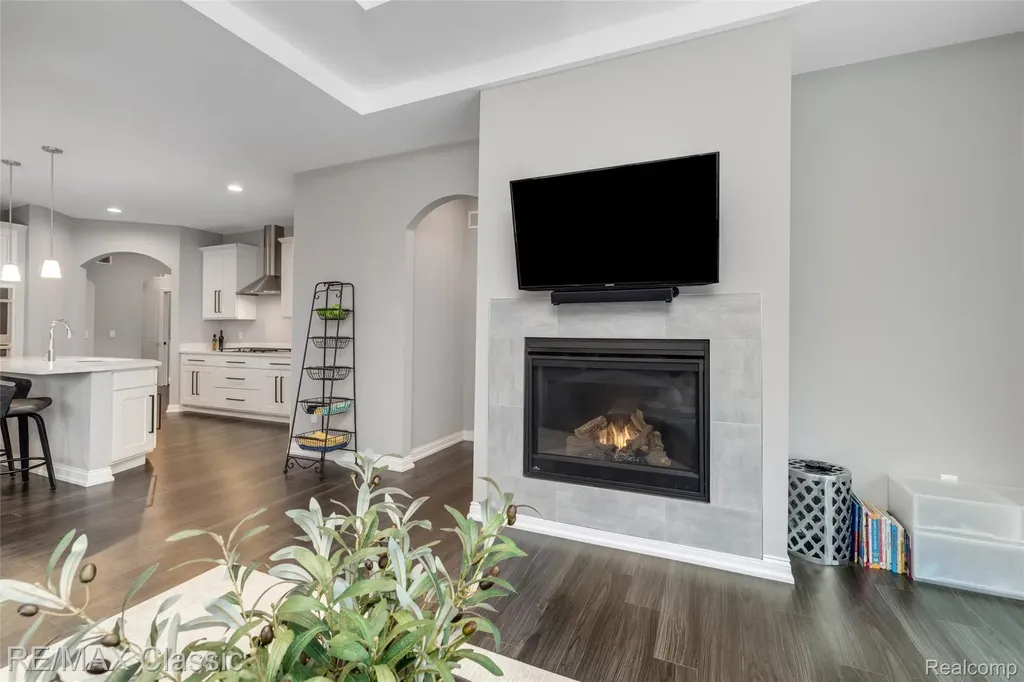 8047 Bridgestone Boulevard White Lake Charter Township MI 48386