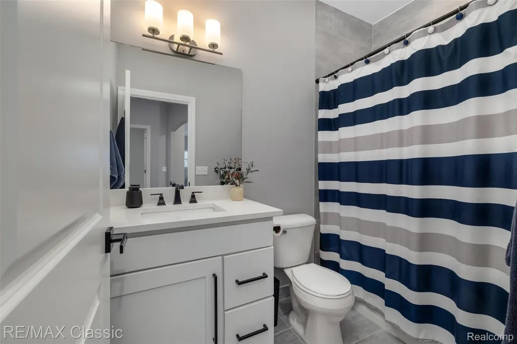 8047 Bridgestone Boulevard White Lake Charter Township MI 48386
