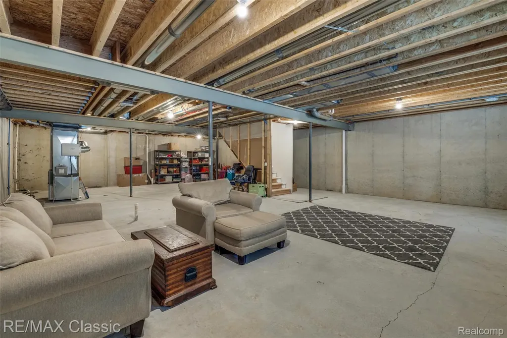 8047 Bridgestone Boulevard White Lake Charter Township MI 48386