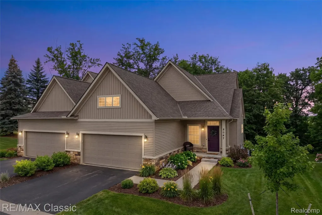 8047 Bridgestone Boulevard White Lake Charter Township MI 48386