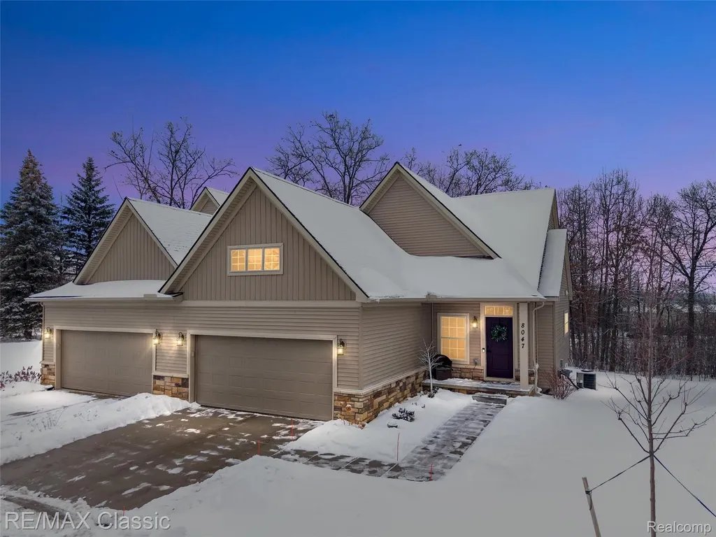 8047 Bridgestone Boulevard White Lake Charter Township MI 48386