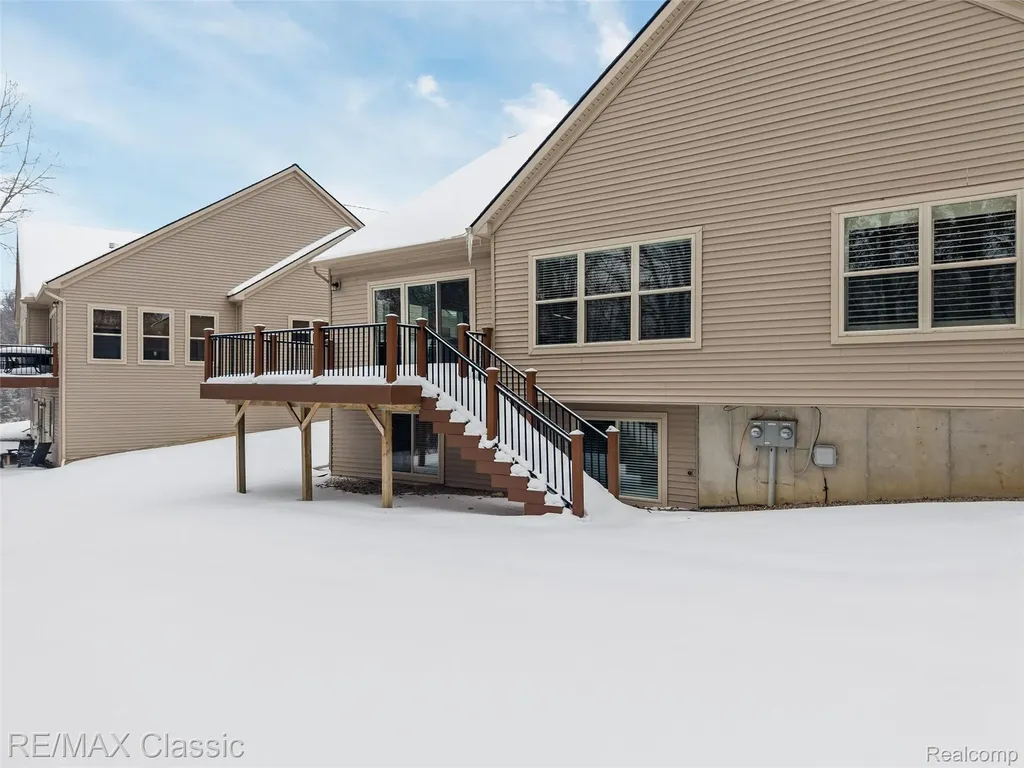 8047 Bridgestone Boulevard White Lake Charter Township MI 48386