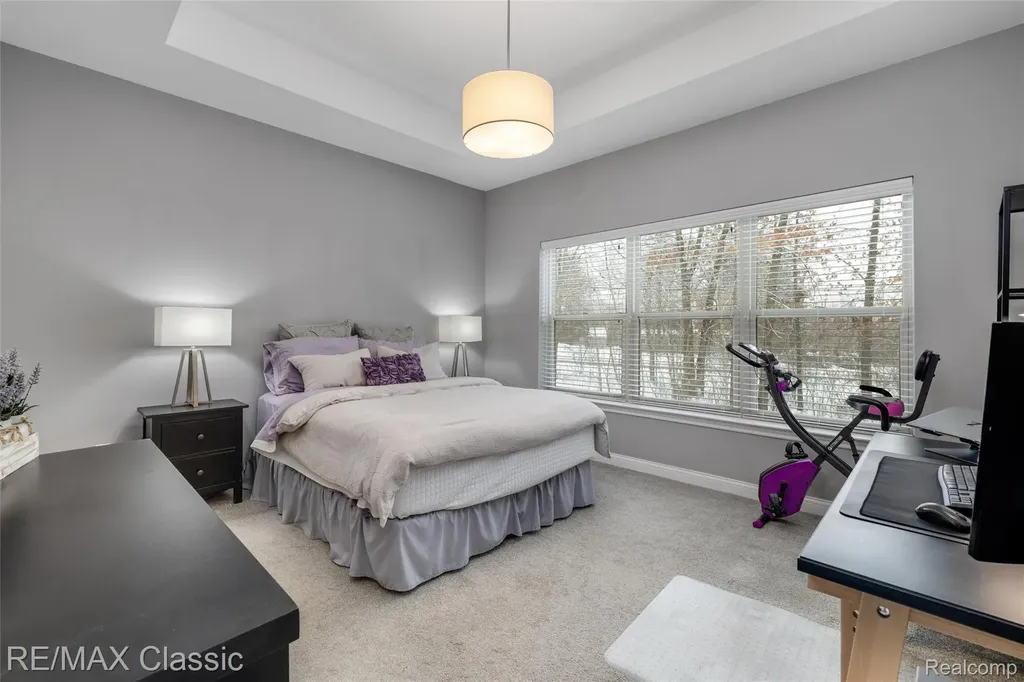 8047 Bridgestone Boulevard White Lake Charter Township MI 48386