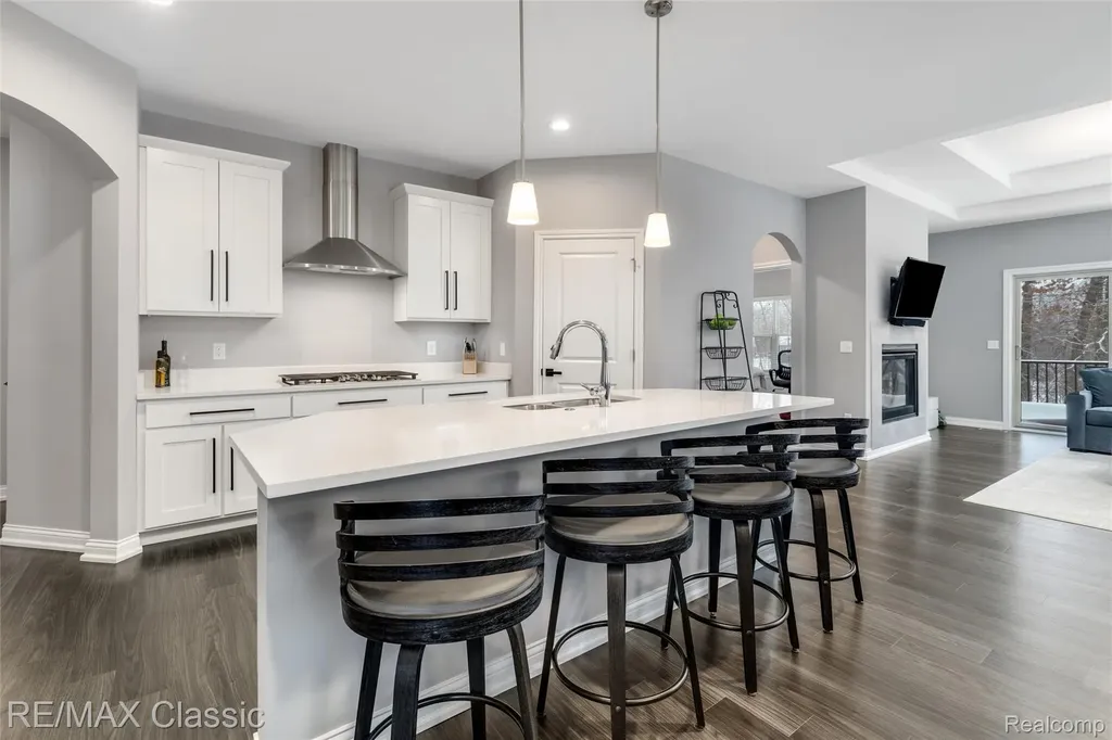 8047 Bridgestone Boulevard White Lake Charter Township MI 48386