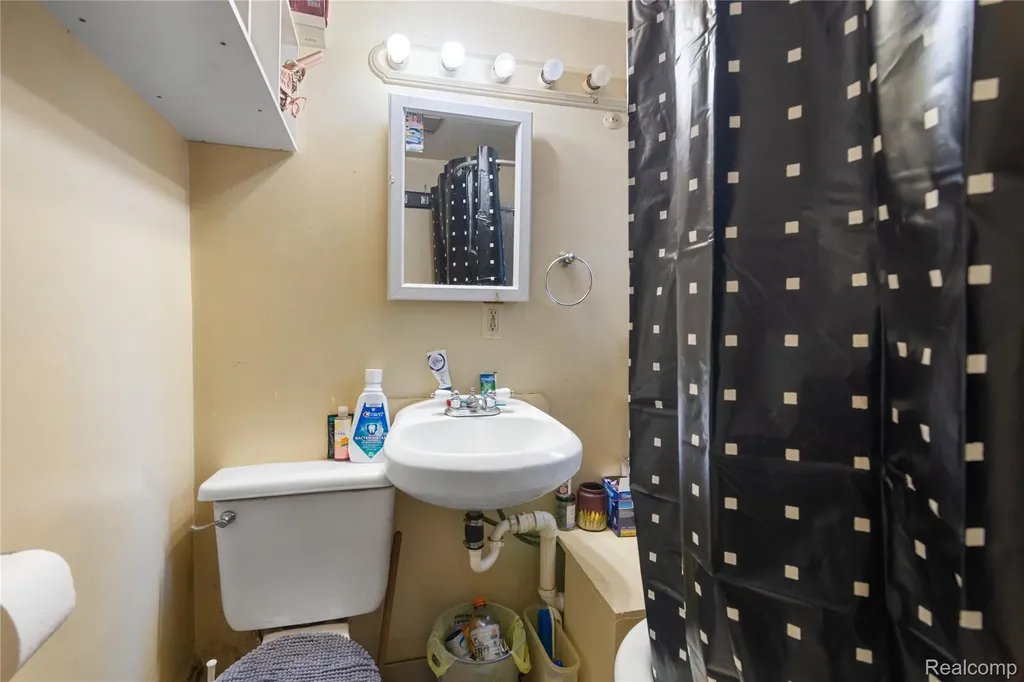 3279 Emmett Road Emmett Village MI 48022