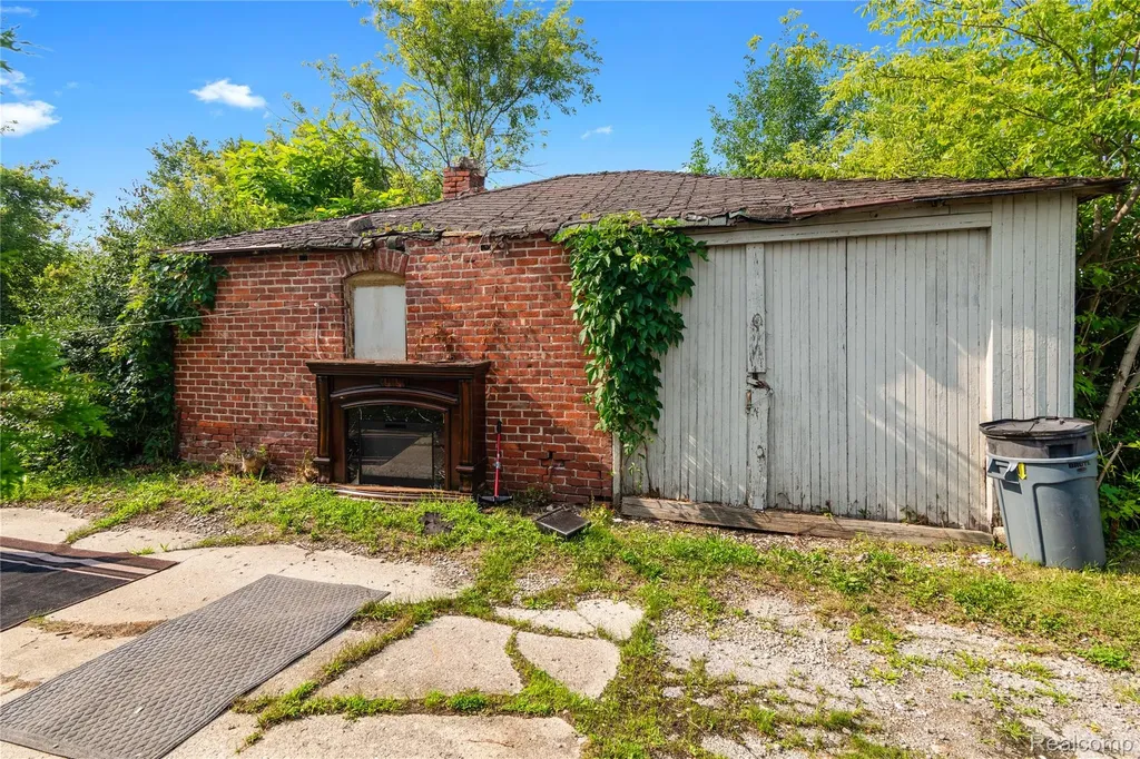 3279 Emmett Road Emmett Village MI 48022