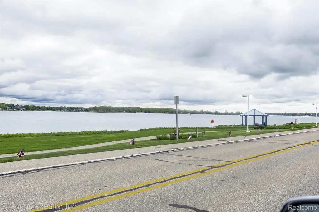 1660 River Road Marysville City MI 48040