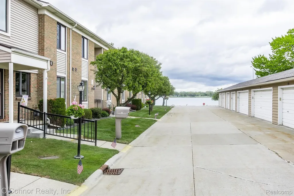 1660 River Road Marysville City MI 48040