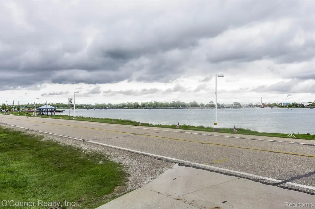 1660 River Road Marysville City MI 48040