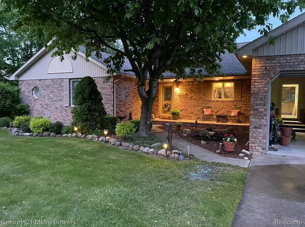 5464 N Seymour Road Flushing Charter Township MI 48433