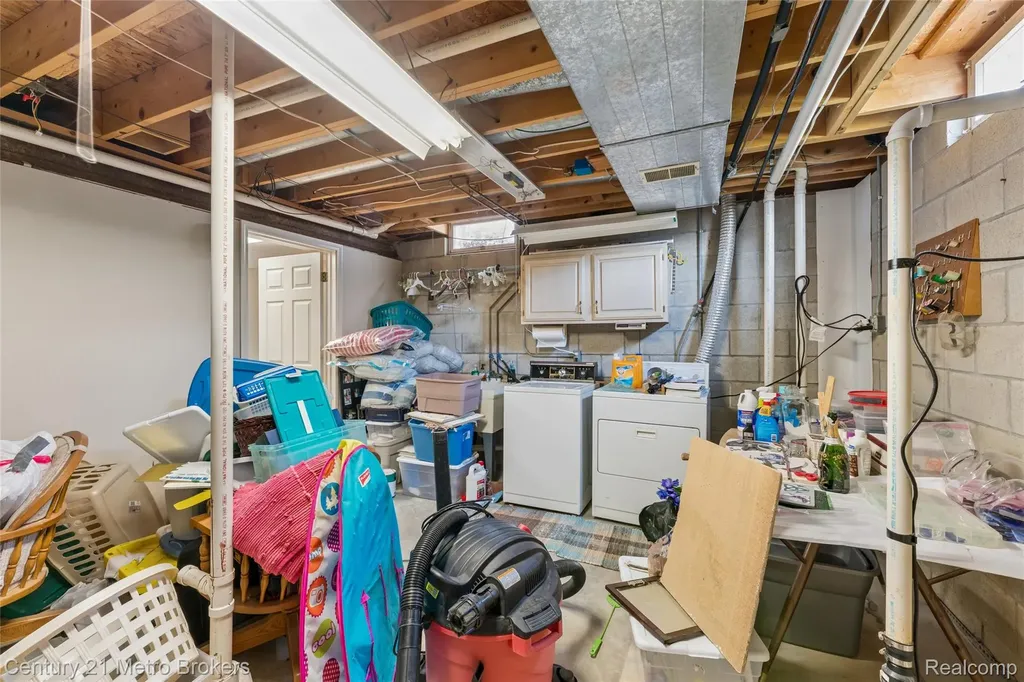 5464 N Seymour Road Flushing Charter Township MI 48433