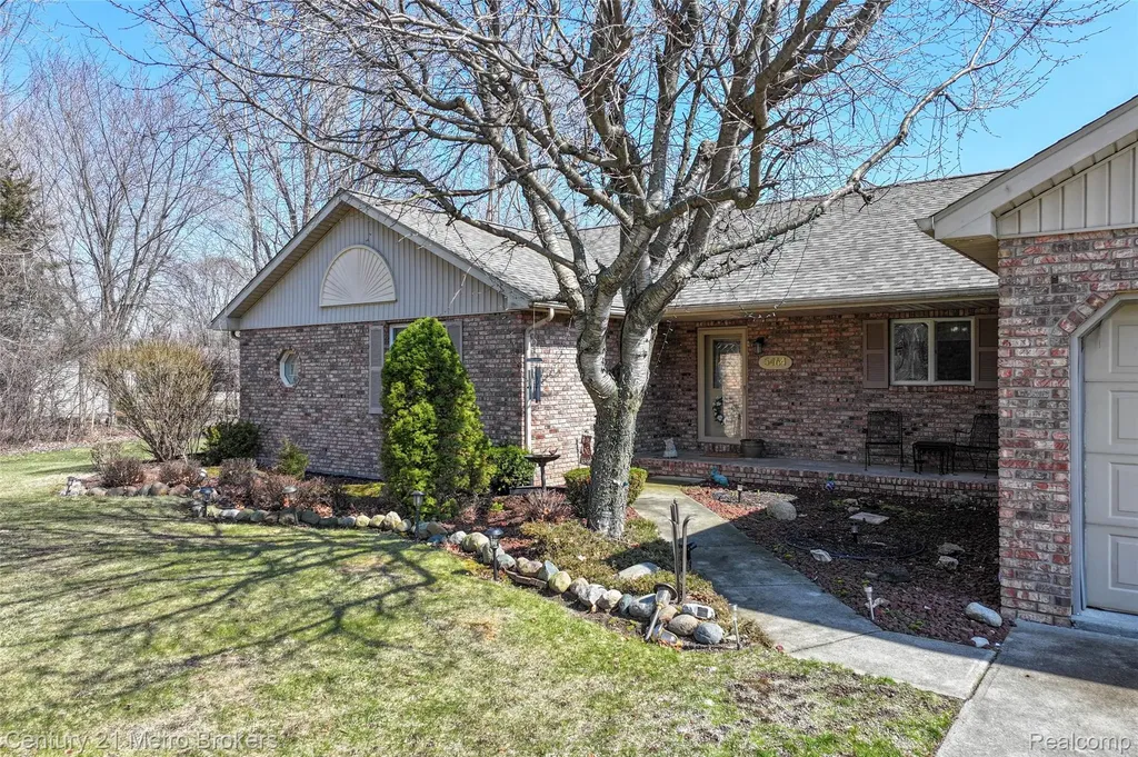 5464 N Seymour Road Flushing Charter Township MI 48433