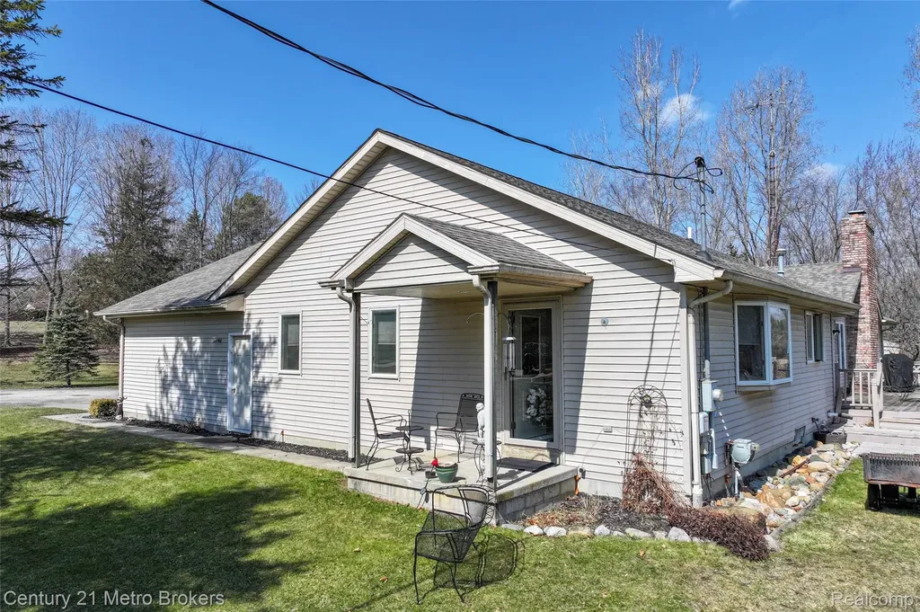5464 N Seymour Road Flushing Charter Township MI 48433