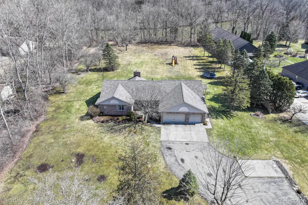 5464 N Seymour Road Flushing Charter Township MI 48433