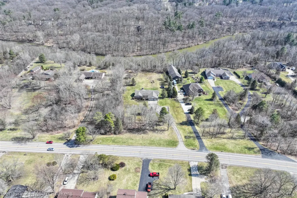 5464 N Seymour Road Flushing Charter Township MI 48433