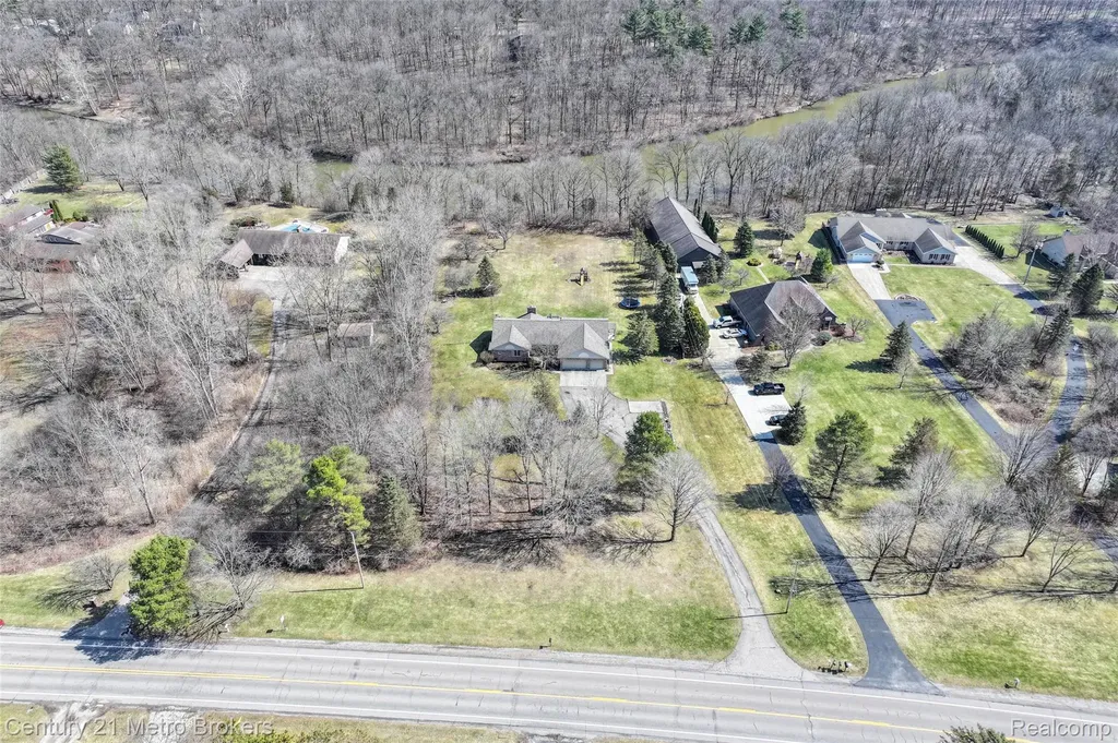 5464 N Seymour Road Flushing Charter Township MI 48433