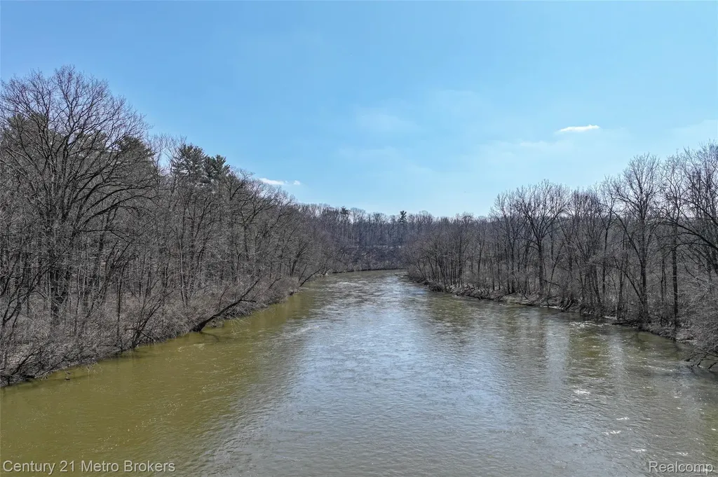 5464 N Seymour Road Flushing Charter Township MI 48433