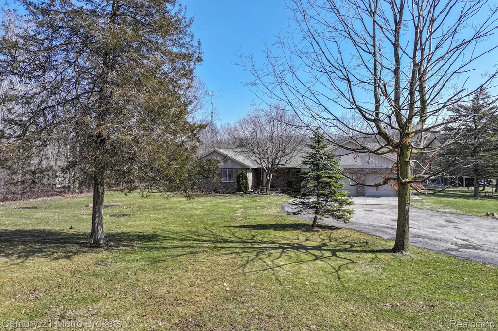 5464 N Seymour Road Flushing Charter Township MI 48433