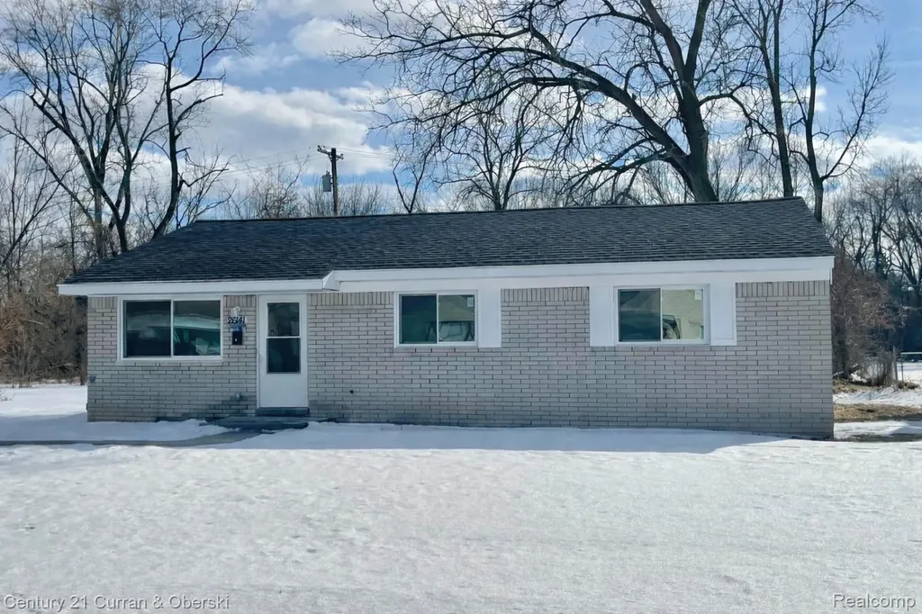 26141 Yale Street Inkster City MI 48141