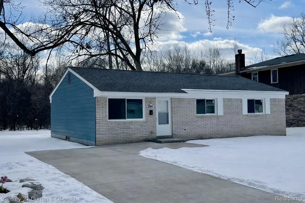 26141 Yale Street Inkster City MI 48141