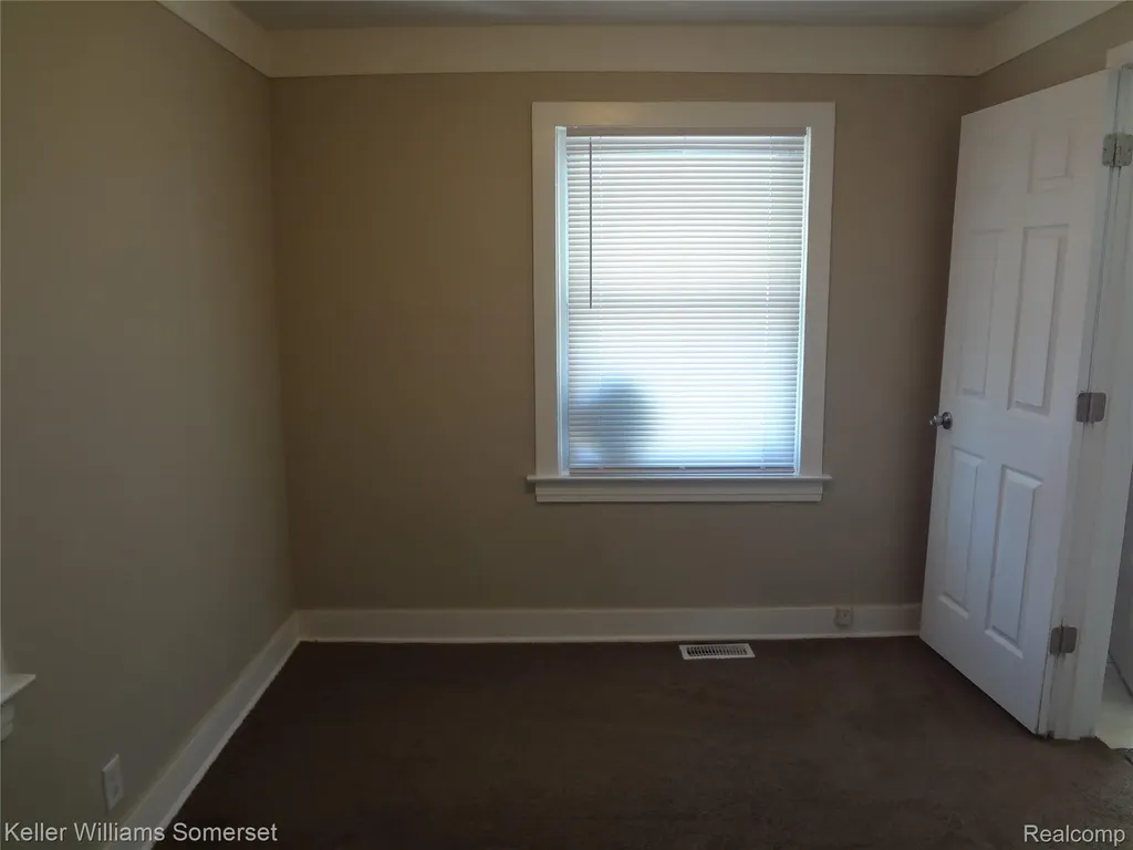 8127 Orchard Avenue Warren City MI 48089