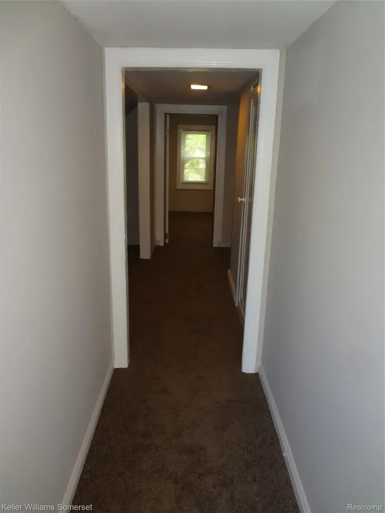 8127 Orchard Avenue Warren City MI 48089