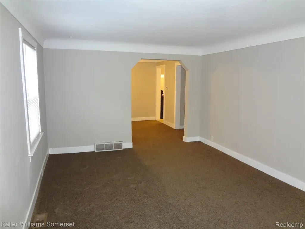 8127 Orchard Avenue Warren City MI 48089