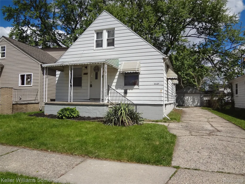 8127 Orchard Avenue Warren City MI 48089