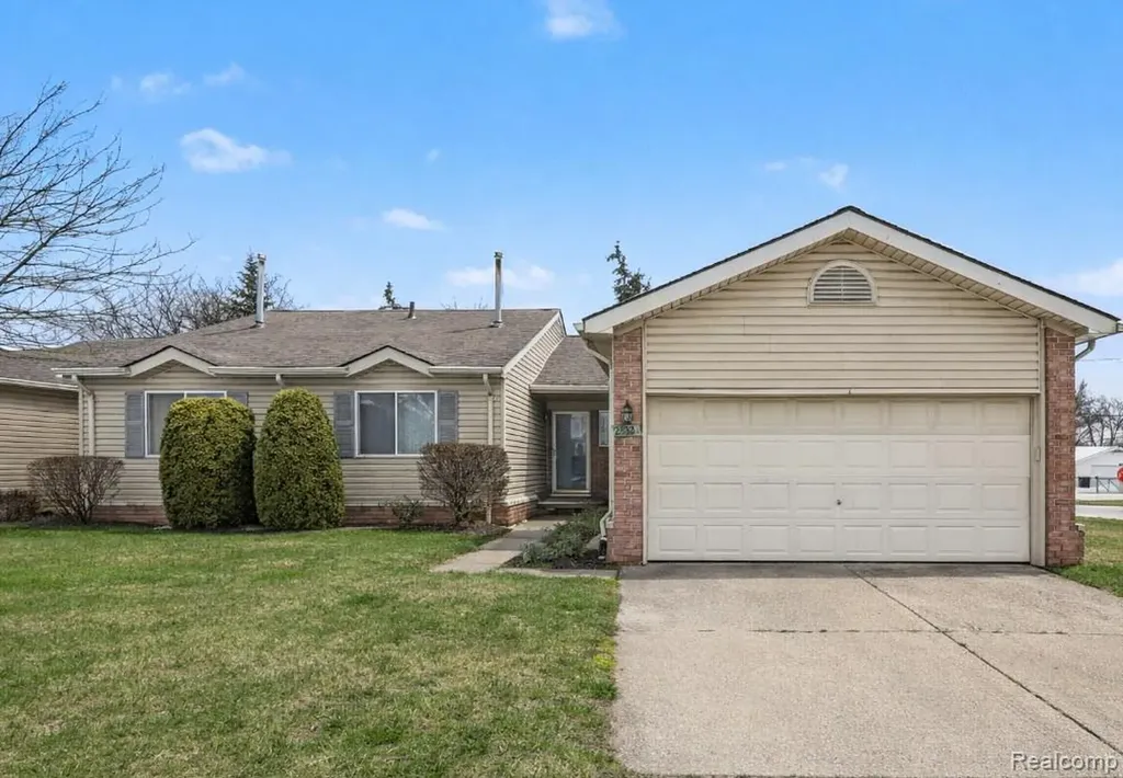 24326 Juliet Drive Center Line City MI 48015