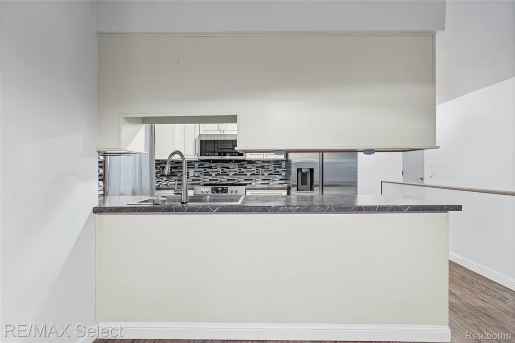 580 Oakbrook Circle Flushing City MI 48433
