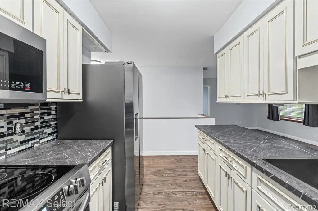 580 Oakbrook Circle Flushing City MI 48433