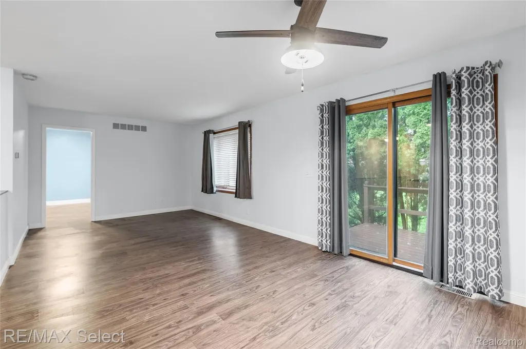 580 Oakbrook Circle Flushing City MI 48433