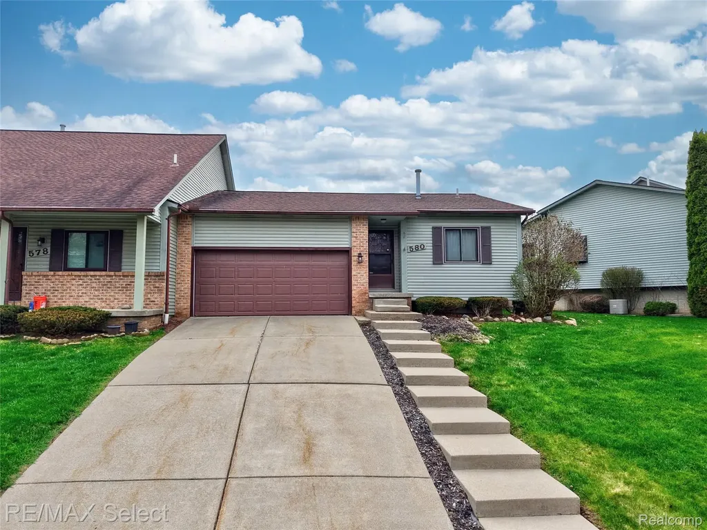 580 Oakbrook Circle Flushing City MI 48433