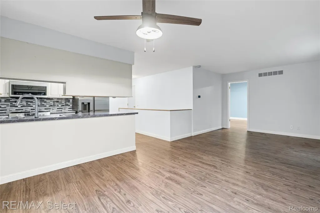 580 Oakbrook Circle Flushing City MI 48433