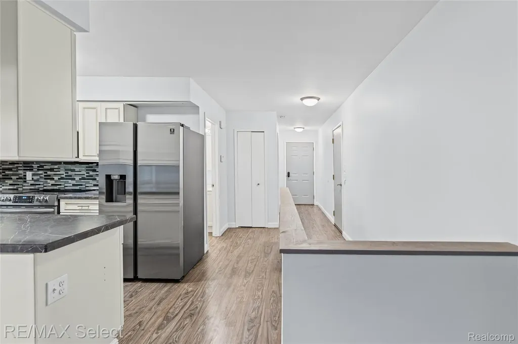 580 Oakbrook Circle Flushing City MI 48433