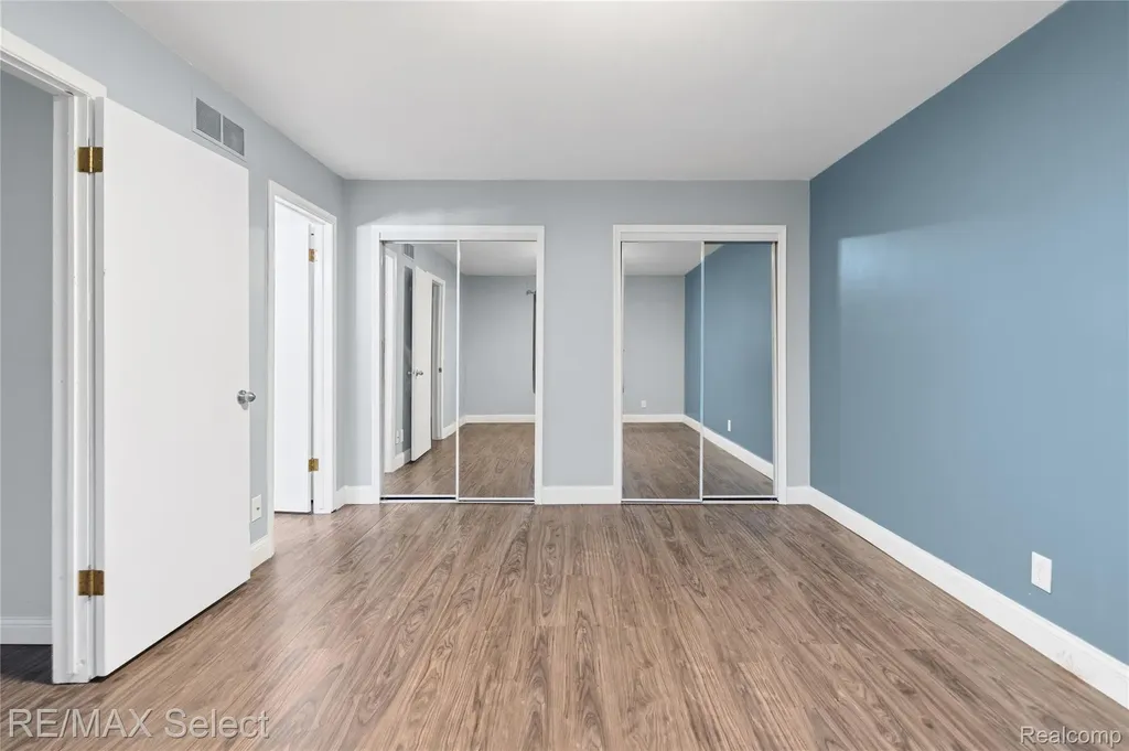 580 Oakbrook Circle Flushing City MI 48433