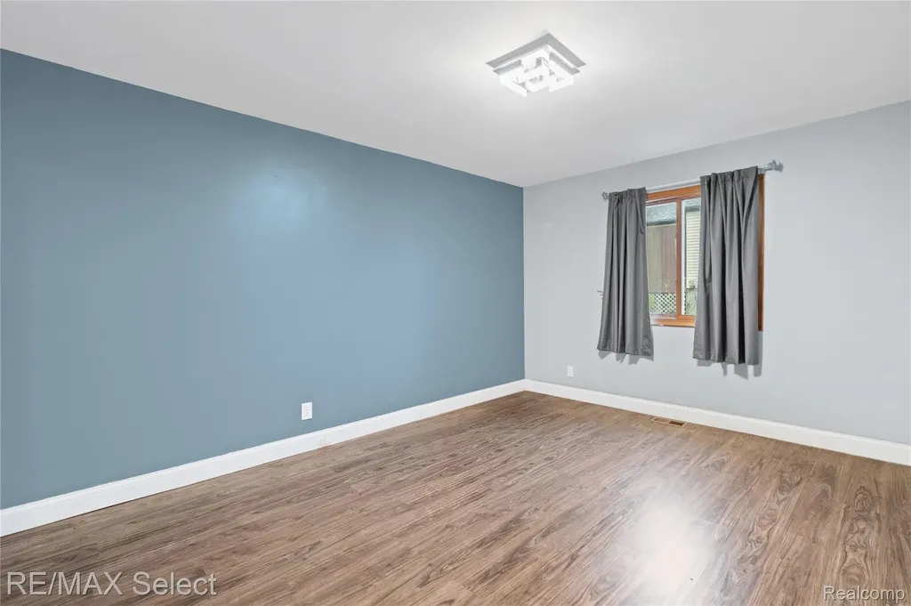 580 Oakbrook Circle Flushing City MI 48433