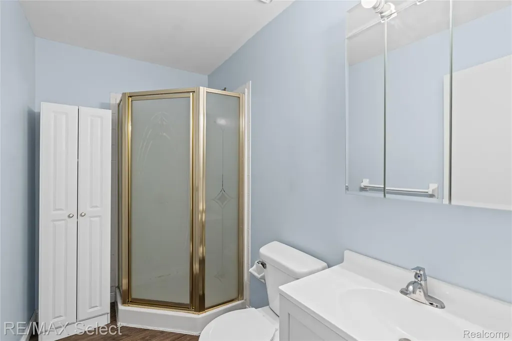 580 Oakbrook Circle Flushing City MI 48433