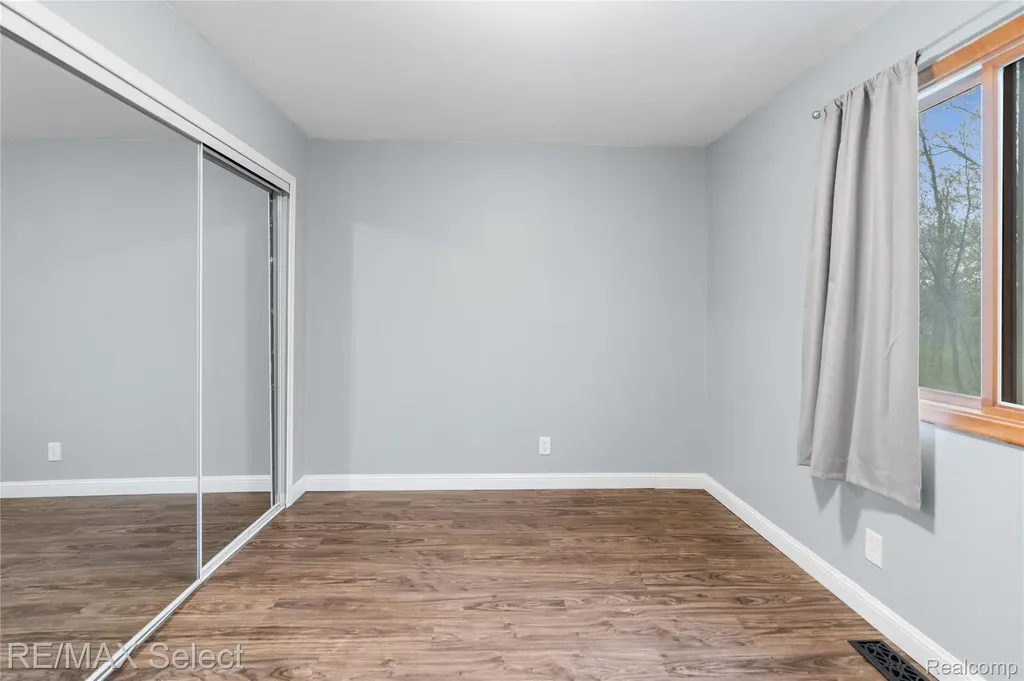 580 Oakbrook Circle Flushing City MI 48433