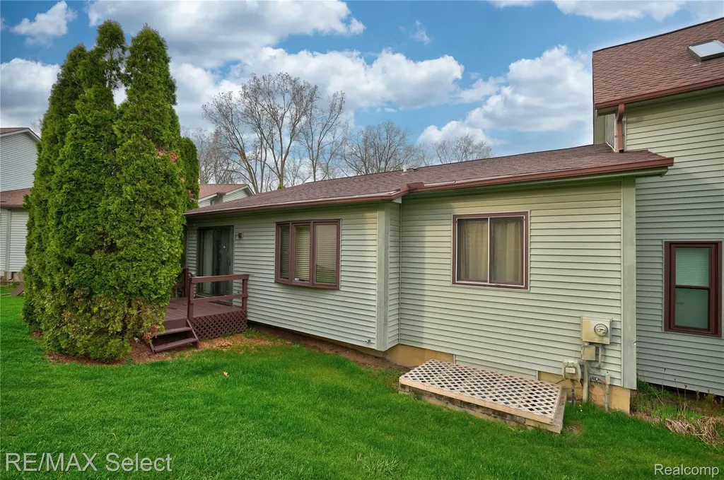 580 Oakbrook Circle Flushing City MI 48433