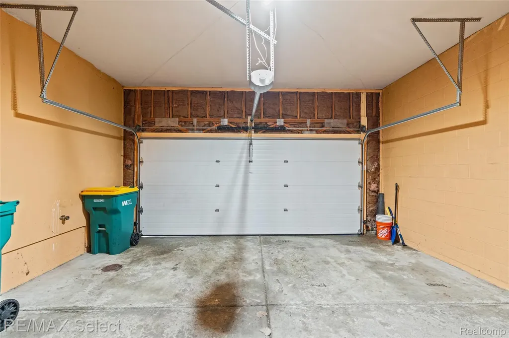 580 Oakbrook Circle Flushing City MI 48433