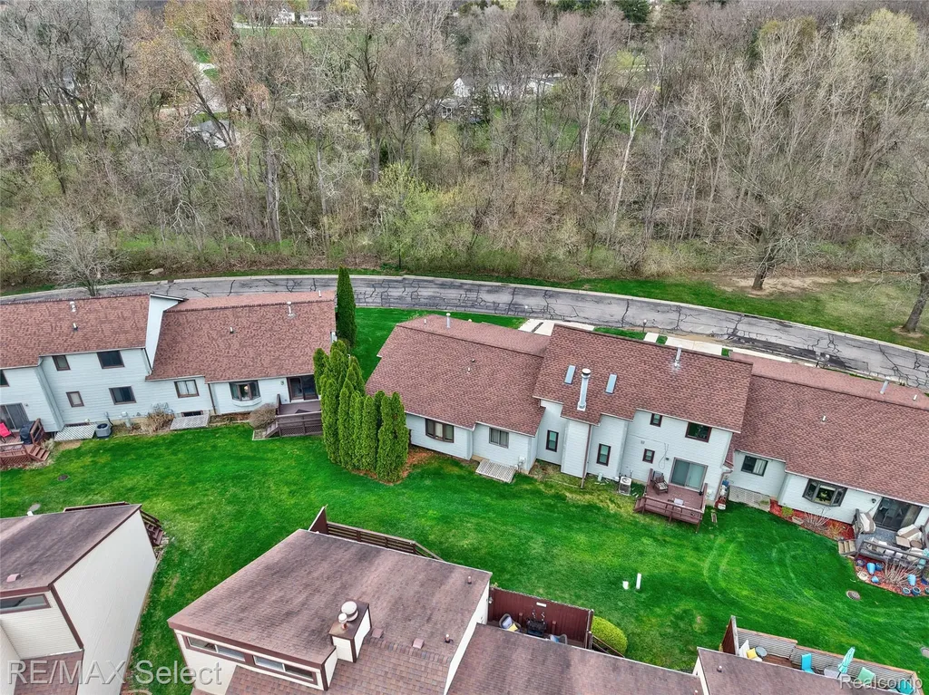 580 Oakbrook Circle Flushing City MI 48433