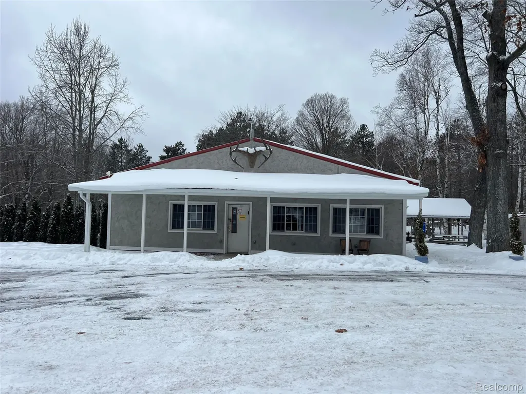 5447 N M 33 Rose City City MI 48654