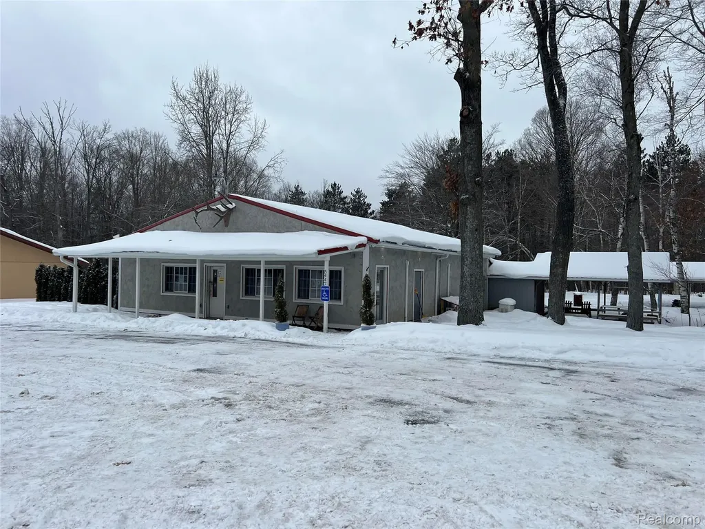 5447 N M 33 Rose City City MI 48654
