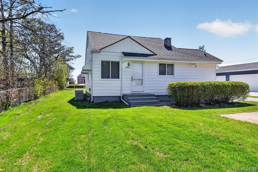 47816 Jefferson Avenue Chesterfield Township MI 48047