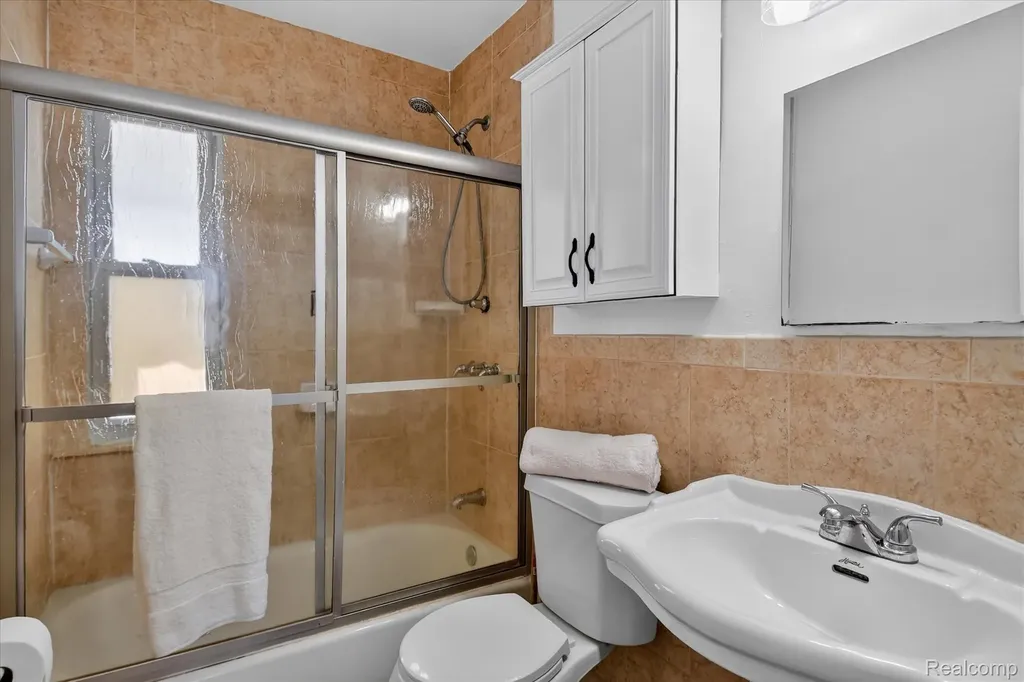 47816 Jefferson Avenue Chesterfield Township MI 48047