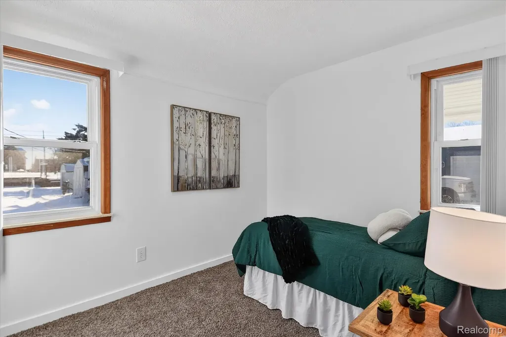 47816 Jefferson Avenue Chesterfield Township MI 48047