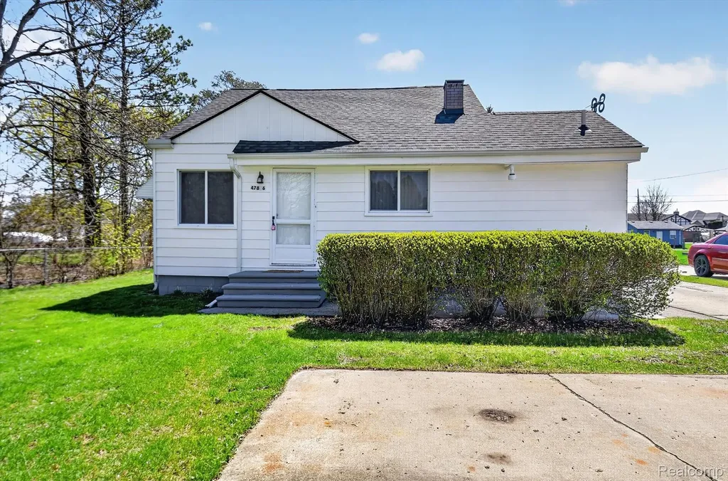 47816 Jefferson Avenue Chesterfield Township MI 48047