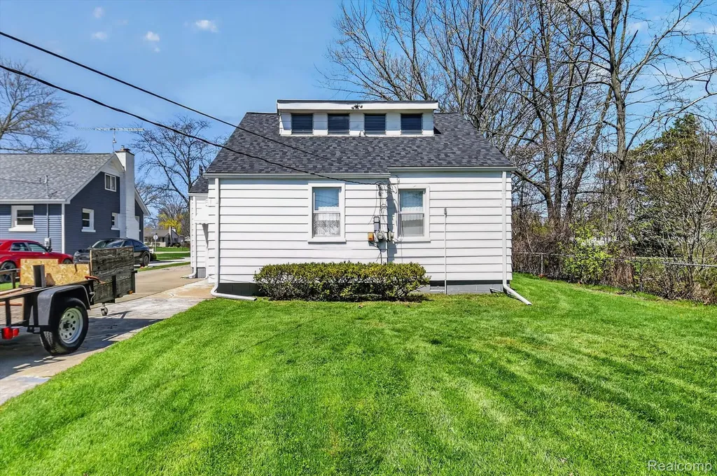 47816 Jefferson Avenue Chesterfield Township MI 48047