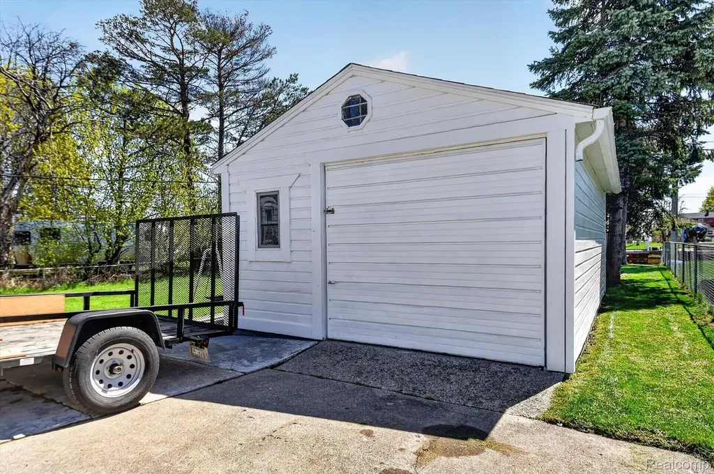 47816 Jefferson Avenue Chesterfield Township MI 48047